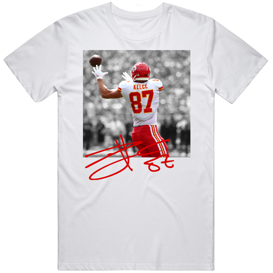 T-shirt with Travis Kelce signature catch Kansas City football design